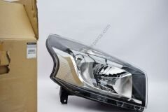 Renault Trafic 3 Sağ Ön Far-260101161R