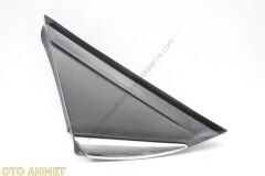 Renault Megane 4 Sağ Çamurluk Köşe Plastiği Ayna Muskası