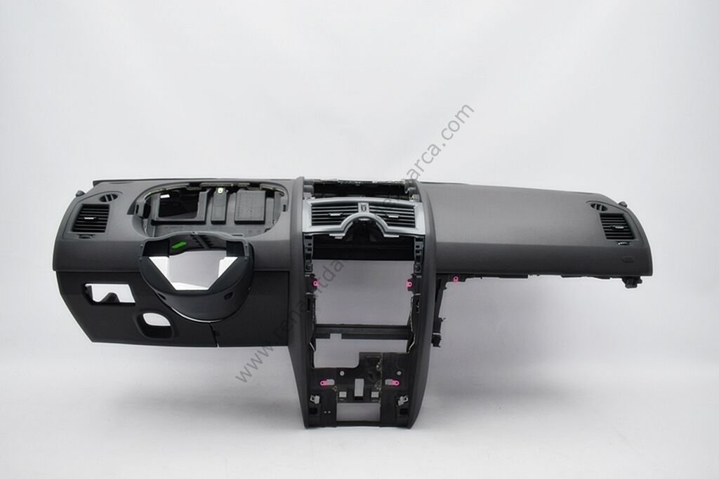 Renault Megane 2 Torpido (Gögüs) 681002765R