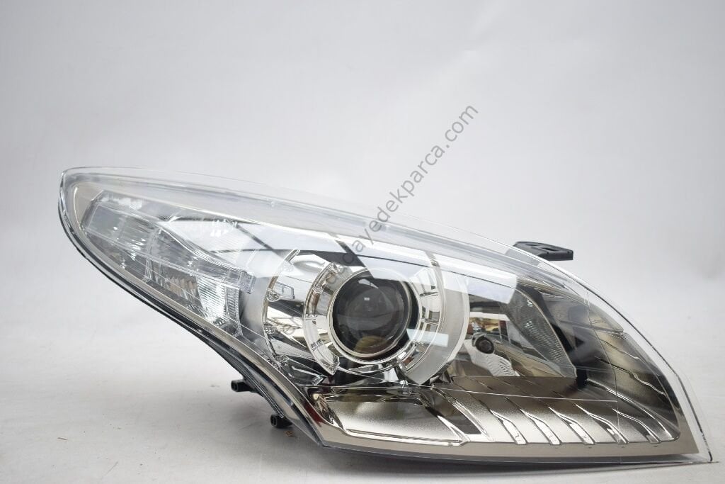 Renault Megane 3 Xenon Far Sağ-260106239R