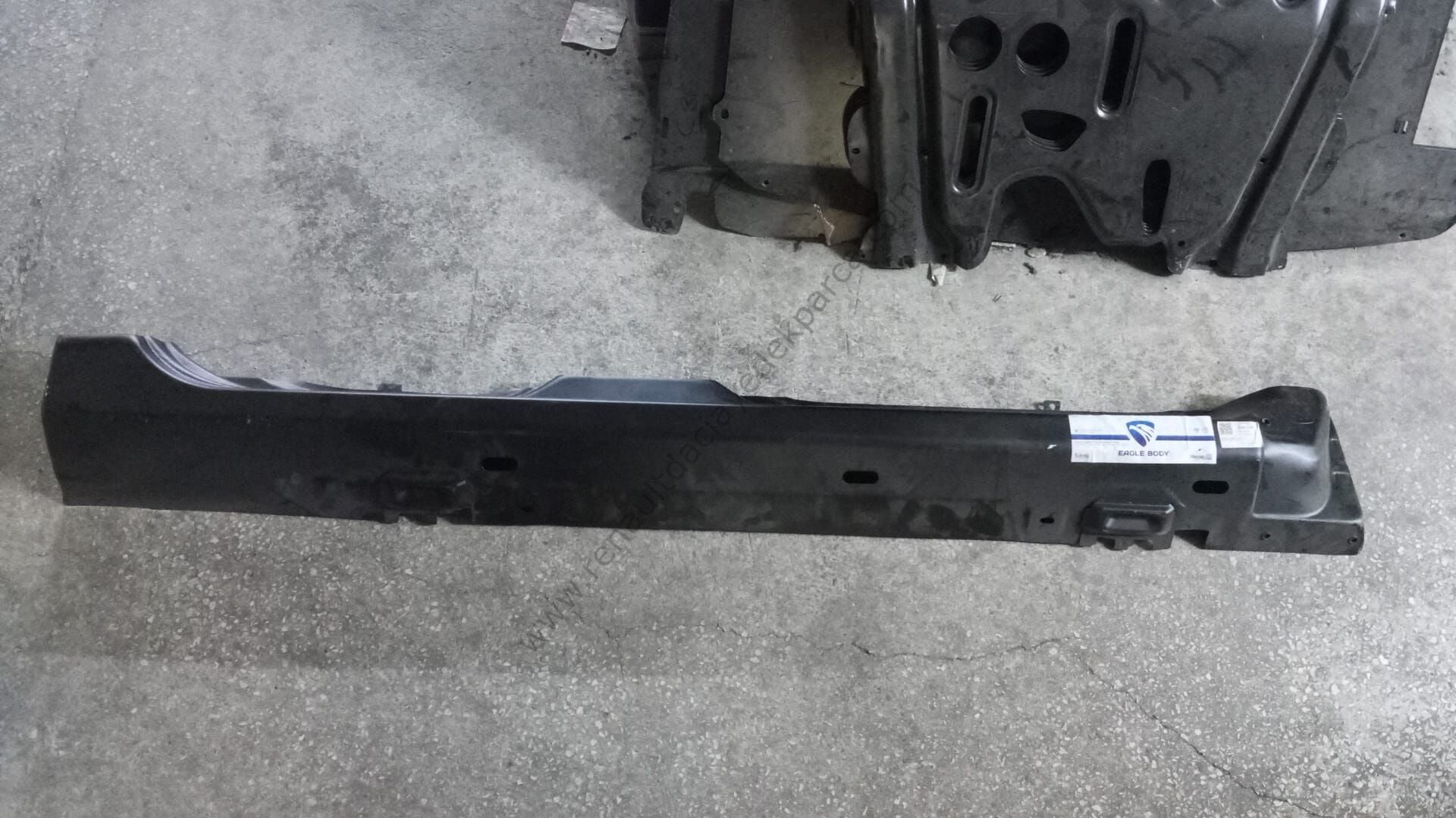 Marşpiyel Sacı Renault Clio 4 Sağ-764604943R