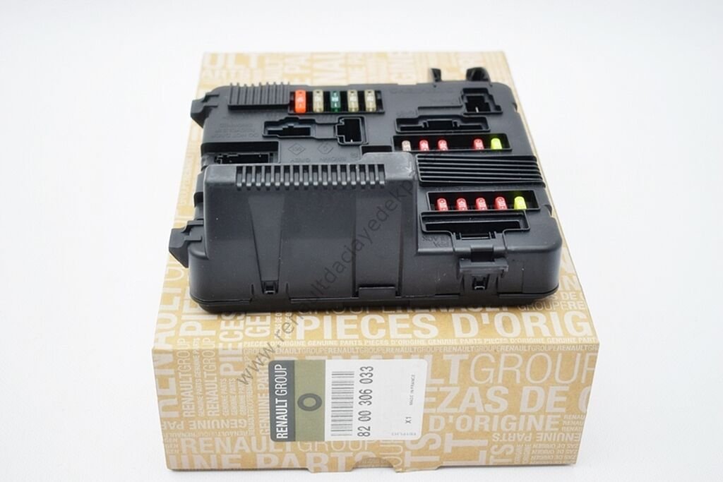 Sigorta Kutusu Renault Megane 2 Scenic 2 8200306033